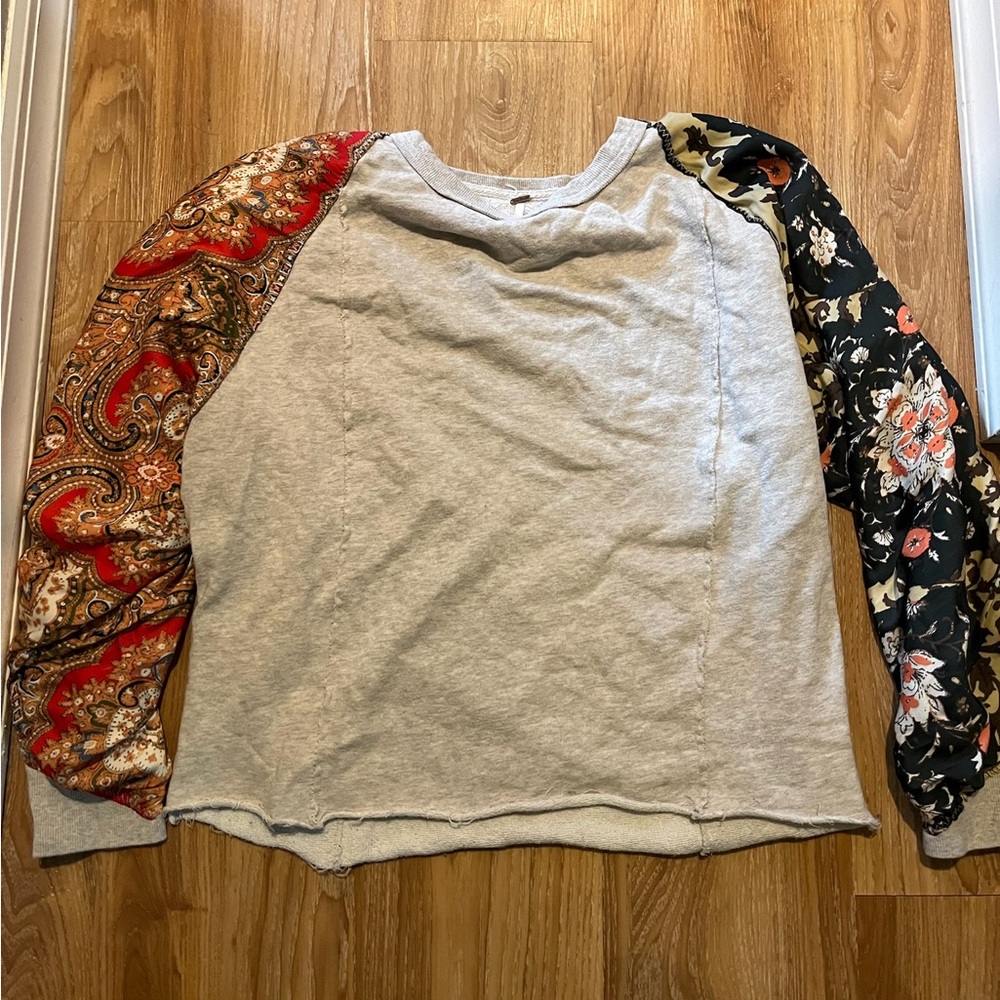 Long sleeve patterned top